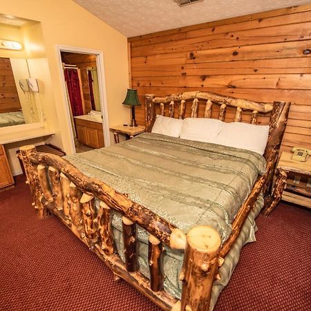 Cabin Close To Parkway Rd With River View ピジョンフォージ エクステリア 写真
