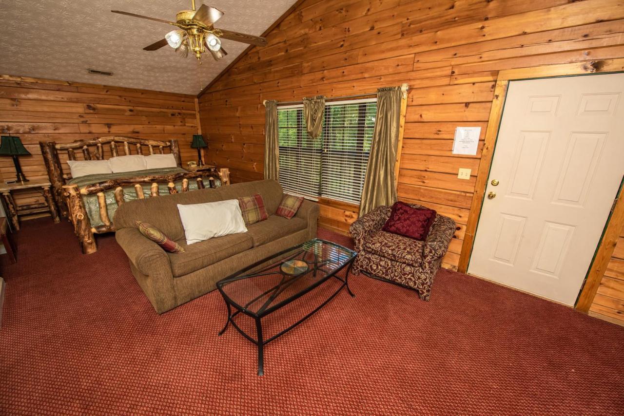 Cabin Close To Parkway Rd With River View ピジョンフォージ エクステリア 写真