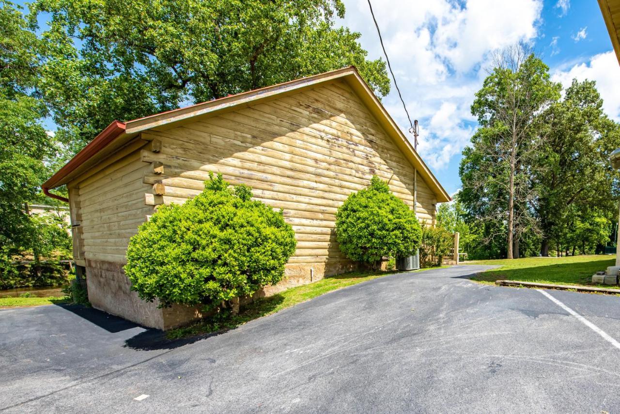 Cabin Close To Parkway Rd With River View ピジョンフォージ エクステリア 写真